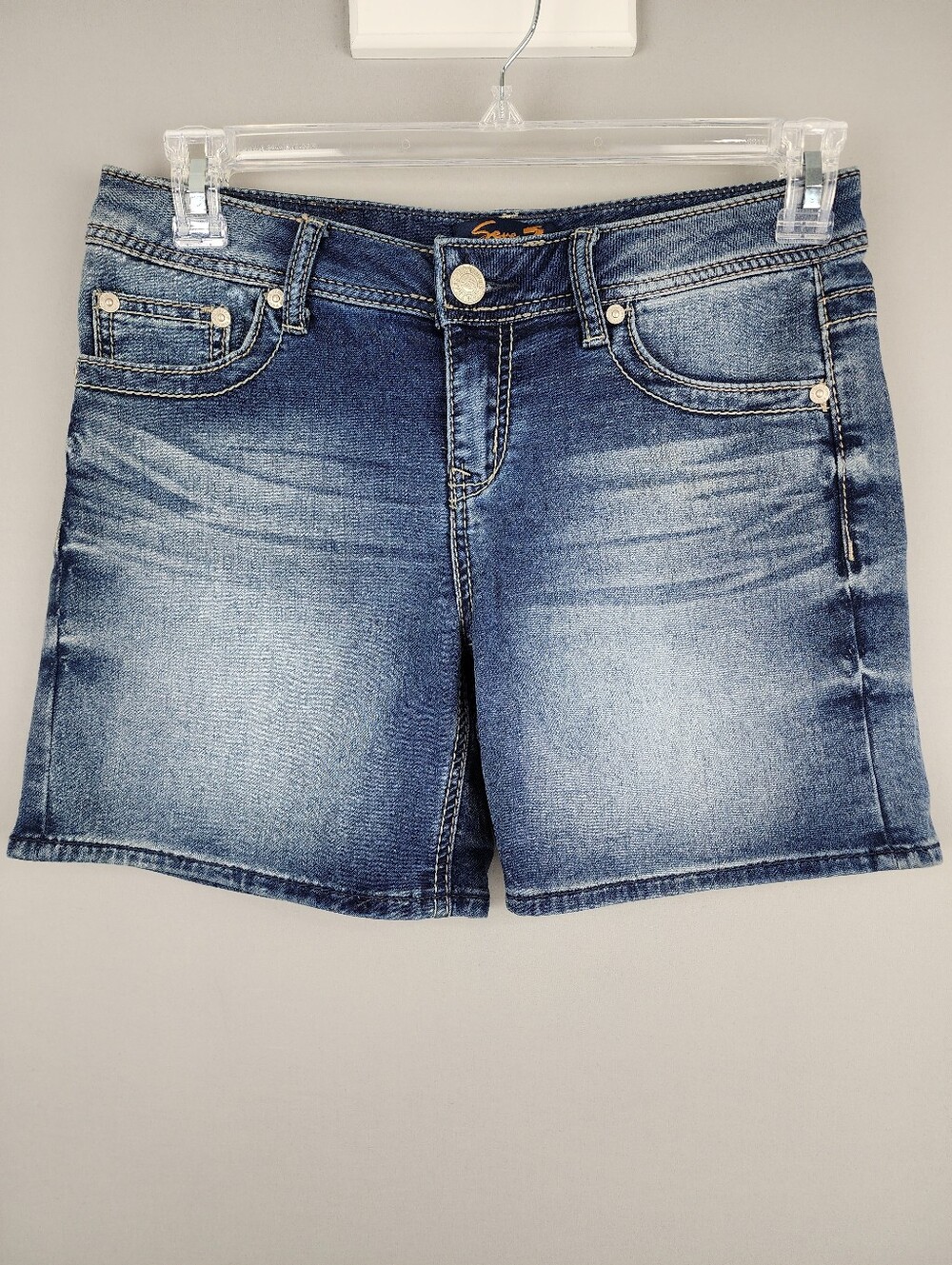 Seven7 Jean Shorts Sz 4 Embellished